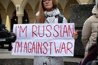 02022_1234_Russian_diaspora_protests_against_war_in_Ukraine