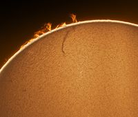 640px-Looking_Directly_at_the_Sun_Composite2