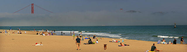 640px-Crissy_Field_beach_and_Golden_Gate_Bridge