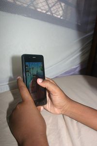 Smart_phone_games_enthral_the_little_ones_2_-_Emmanuel_Mwendwa_(2)