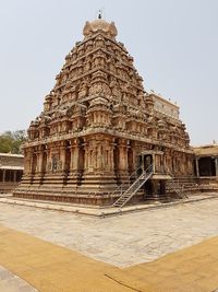 640px-Vimana_of_the_Airavatesvara_Temple_-_Darasuram